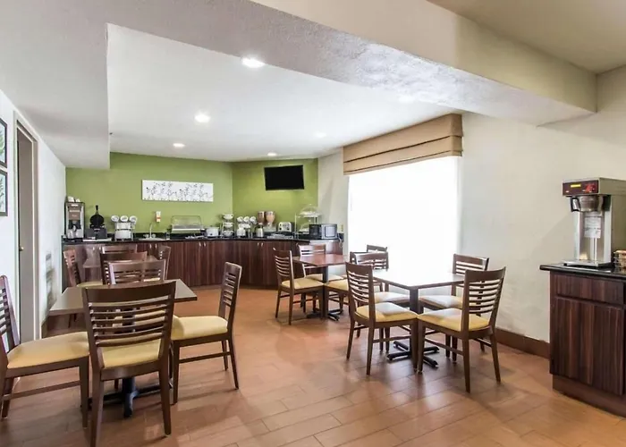 The Douillet By Demeure Hotels